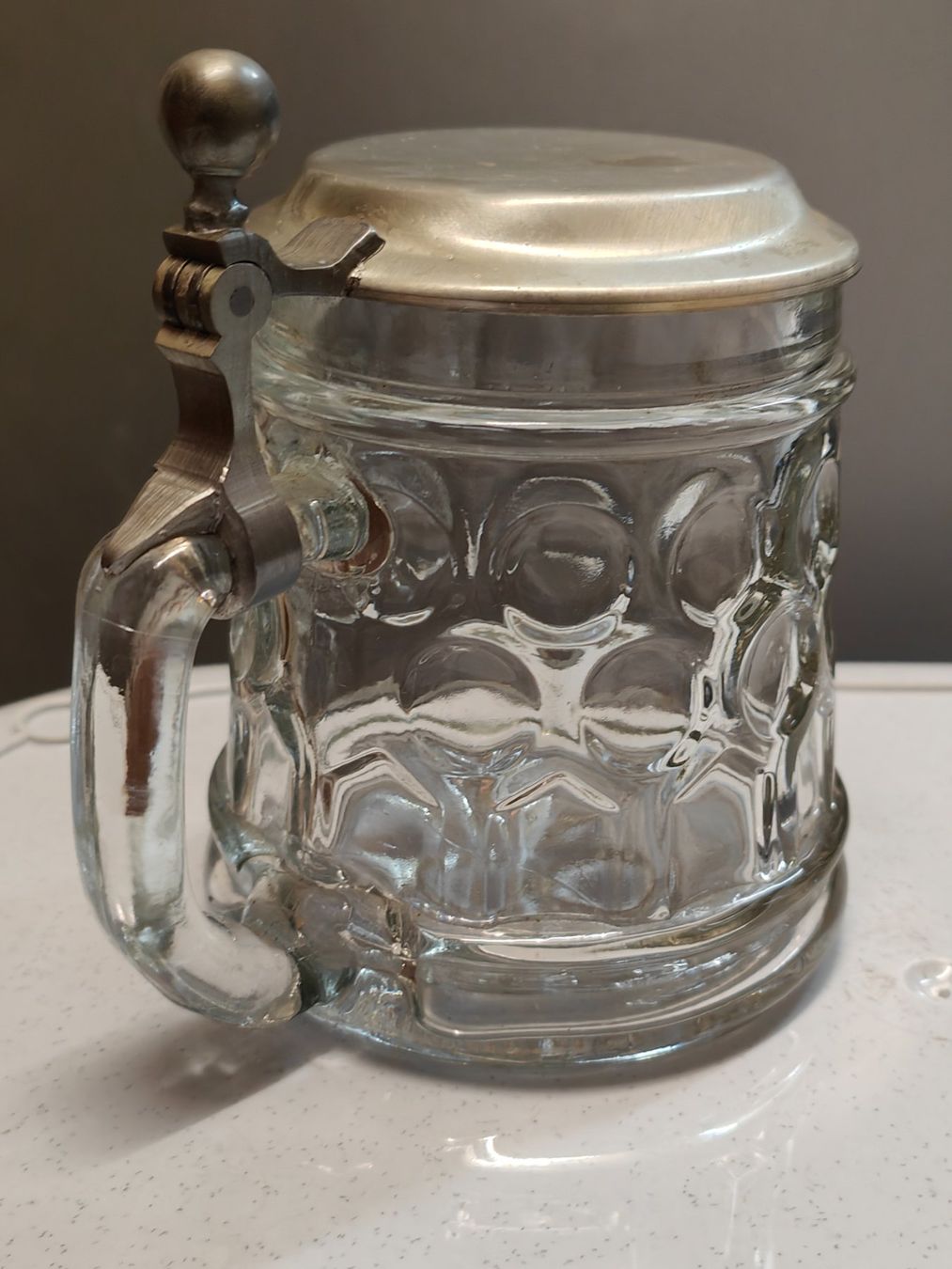 Gläser: Bierkrug mit Zinndeckel (Glas, klassisch) – Gebraucht aus Recherswil von beawuethrich 1