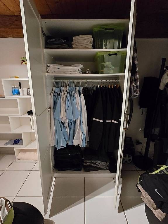 Ikea Armadi: 3x Pax Kleiderschrank von Ikea – Usato da Pfäffikon ZH venduto da LSS2003 3