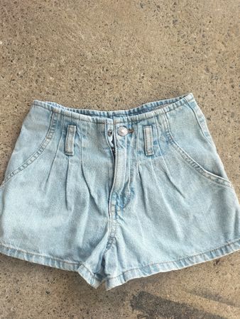 Short en jean Benetton bleu clair taille 110 cm 4-5 ans