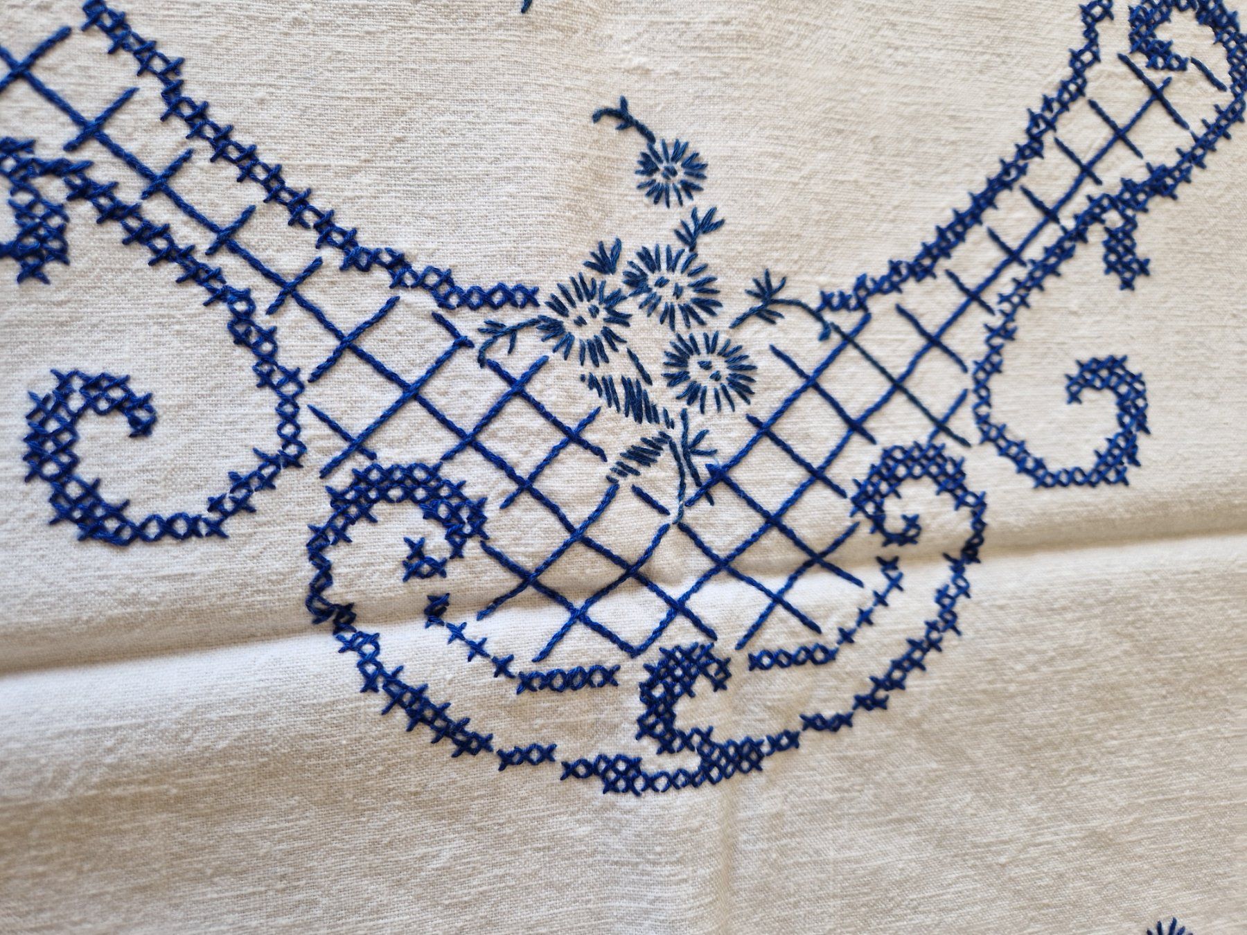 Biancheria da letto: Wandbehang, Handbestickt – Usato da Bern venduto da Antikbatik 4