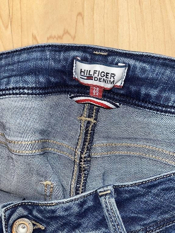 Jeans: Tommy Hilfiger Jeans 28/34 – Usato da Bern venduto da Ginocchi 3