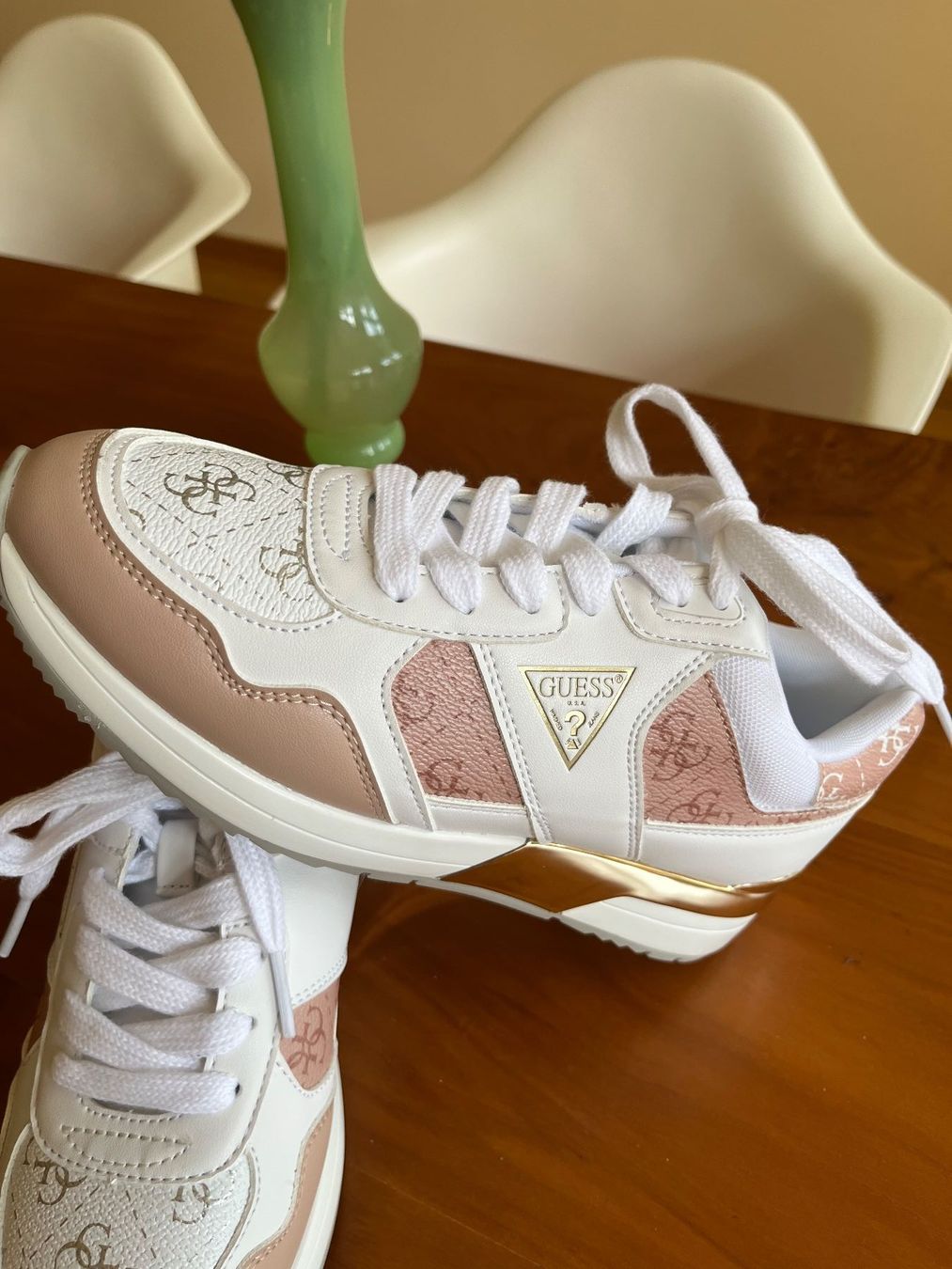 Guess Damenschuhe: GUESS Sneakers Gr. 37 – Neu (gemäss Beschreibung) aus Schaffhausen von nostalgie9