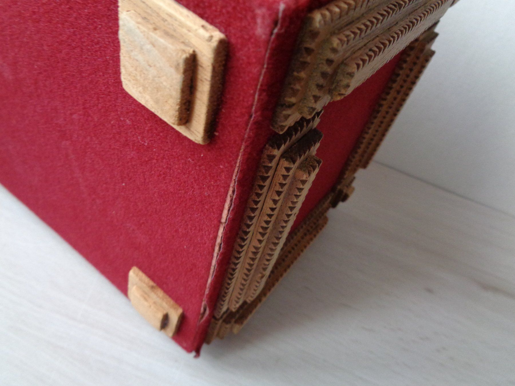 Cassapanche: HOLZ SCHATULLE SCHMUCK-KISTE HANDARBEIT – Usato da Henggart venduto da Pascha22 7