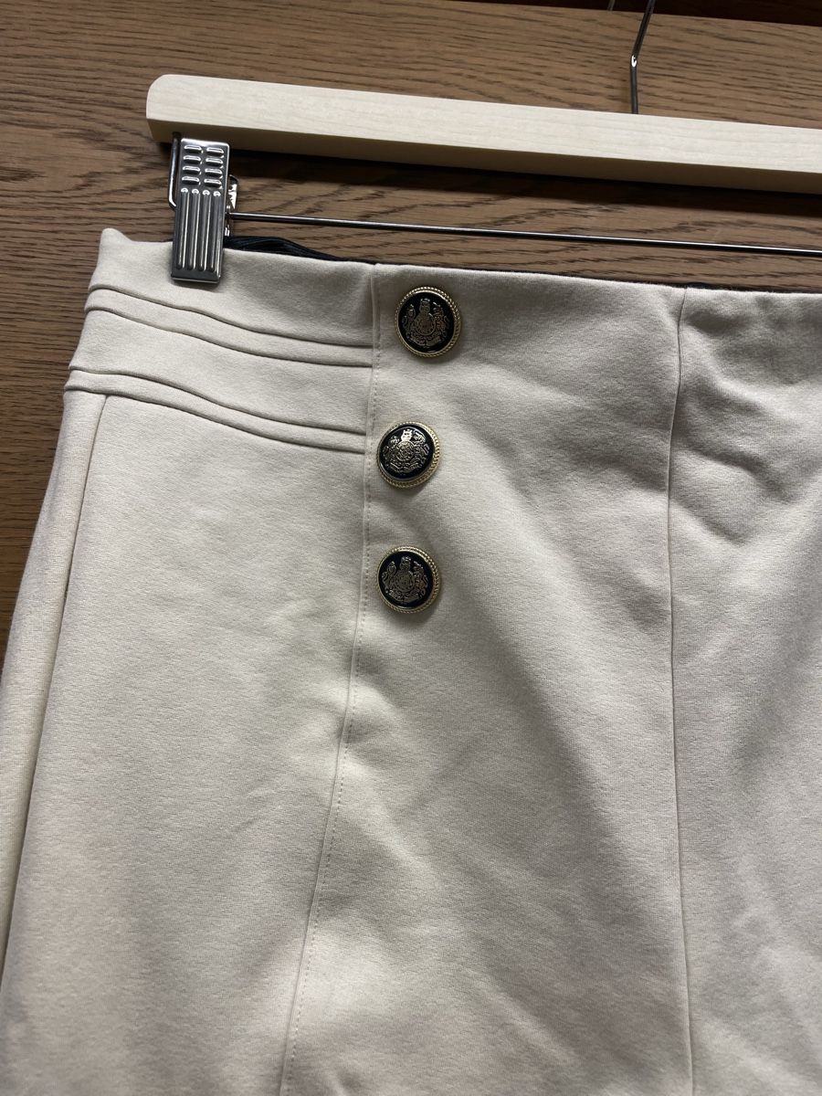 Zara Pantaloni: Zara pantaloni streatching L – Usato da murten venduto da Ester09 1