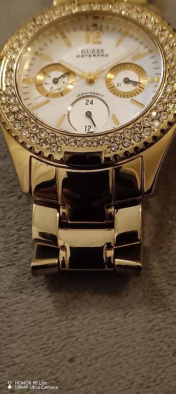 Montres: Super e montre analogique Waterproof 30 M GUESS – D'occasion à Genève par car_9qm9 1