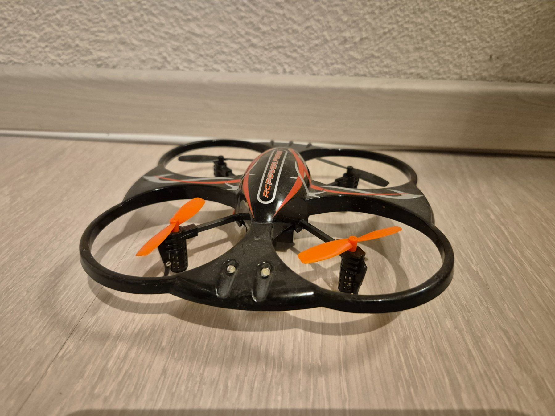 Carrera Modellismo RC: Carrera RC 2,4GHz Quadrocopter X2 – Usato da Gerlafingen venduto da Takuta