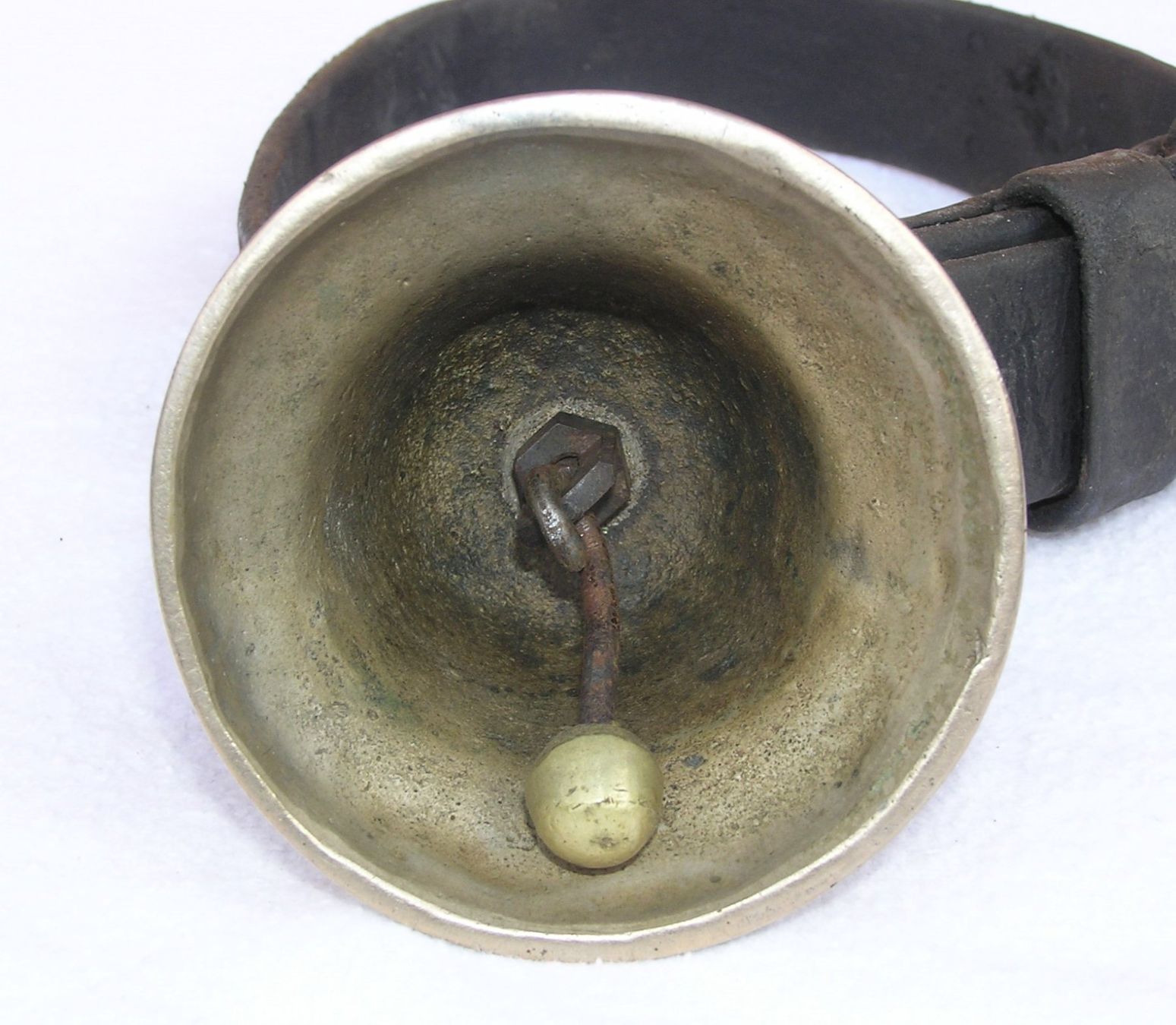 Campanacci mucche: ALTE KLEINE GLOCKE – Usato da Grenchen venduto da Antique-hunter 2