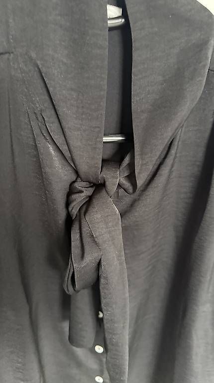 Camicette: Elegante Bluse und Hose Grösse 36 – Usato da Neftenbach venduto da Leabach 3