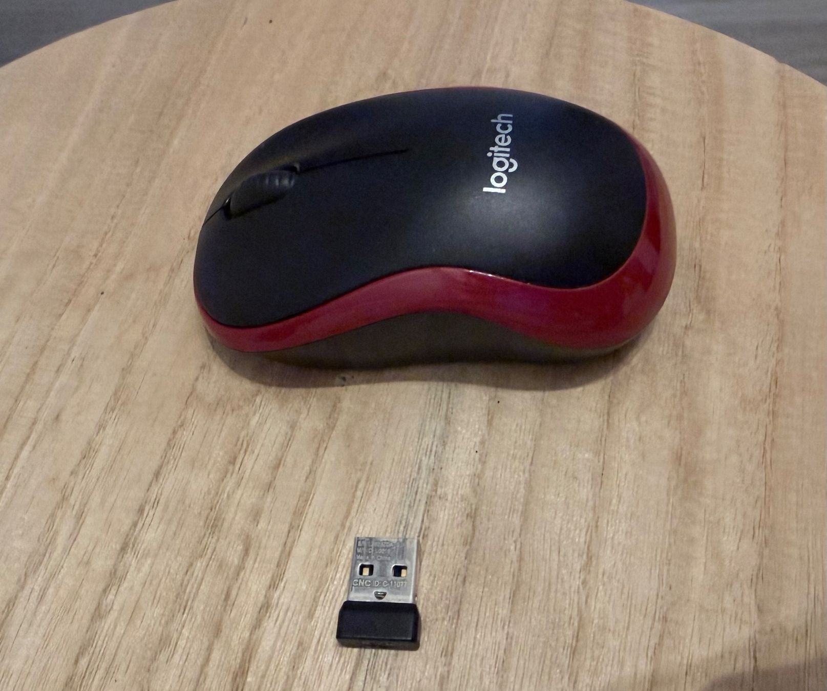 Logitech Maus: Logitech Maus M185 rot/schwarz – Gebraucht aus Immensee von mikeside