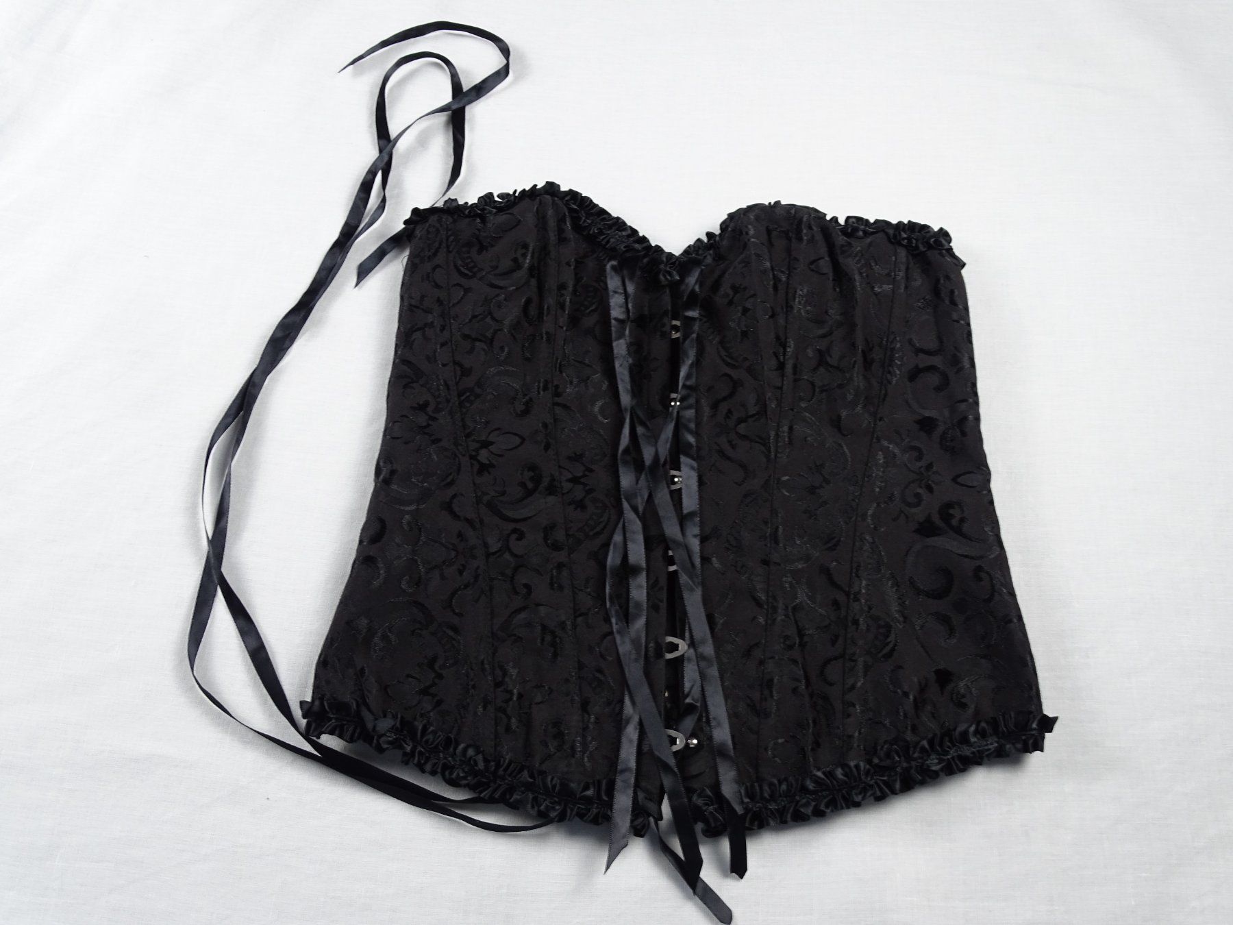 Altra biancheria intima: Schwarzes Korsett mit Muster – Usato da Solothurn venduto da hli_n69n 6