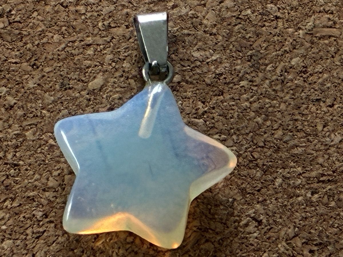 Ciondoli: Opalite star pendant silver/ white translucent colored – Usato da Basel venduto da cat_sq5m 1