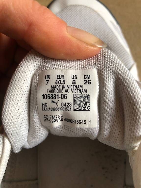 Chaussures garçon: Hallenschuhe – D'occasion à Madiswil par e4a 4