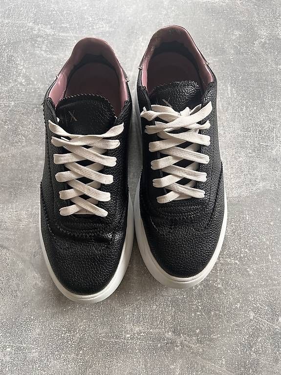 Damenschuhe: Sneakers Armani Exchange Donna  Nero e Oro Rosa   – Gebraucht aus S. Vittore von mar_qdm8 2