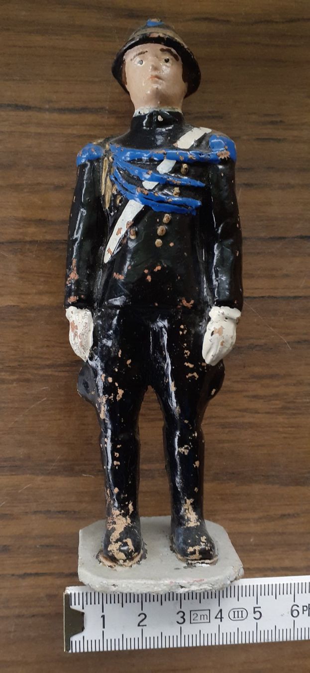Statuette: Wachmann Keramik antik – Usato da Mörschwil venduto da antiksalon 9