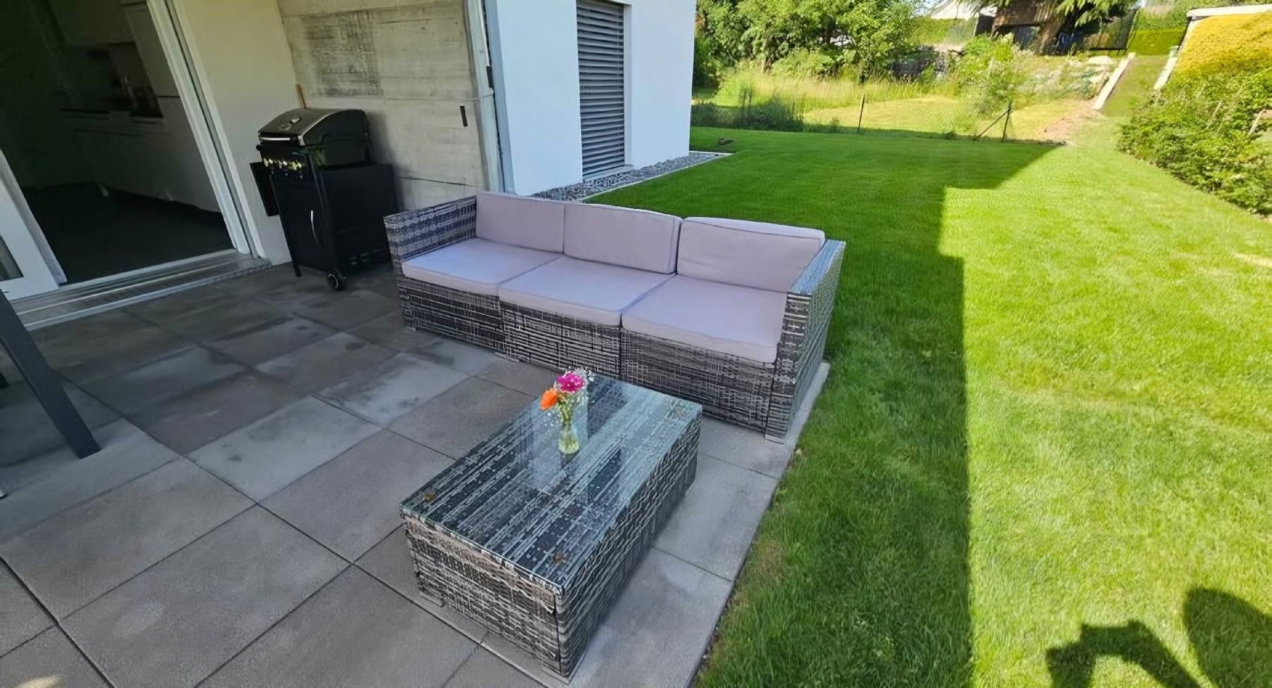 Divani: Rattan Lounge in Grau mit Tisch – Usato da Wiedlisbach venduto da uelix99