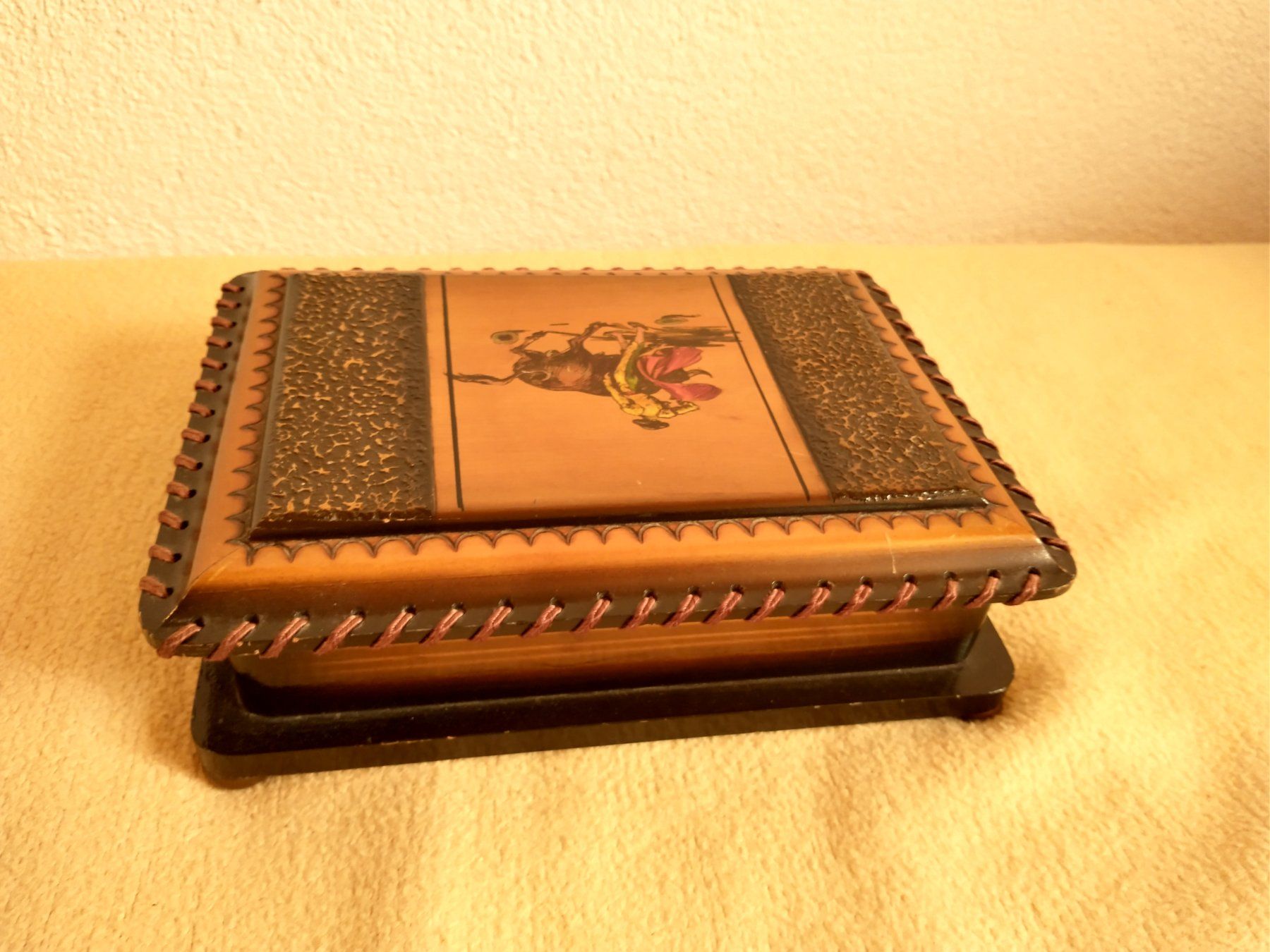 Spieldosen: Antike Schmuckschatulle / Holzschatulle Spieldose vintage – Gebraucht aus Löhningen von Chimae67 1