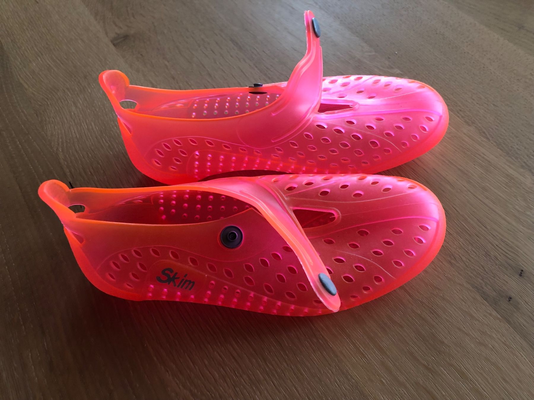 Scarpe per ragazze: Badeschuhe Grösse 31/32 pink – Usato da Winikon venduto da winikon