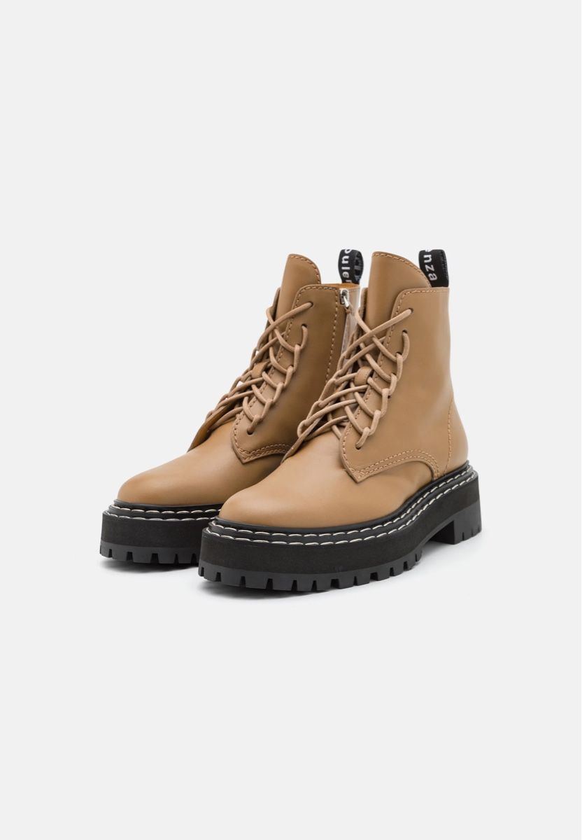 Proenza Schouler Scarpe da donna: PROENZA SCHOULER - PLATEAUSTIEFELETTE Orginalpreis 1135.- – Nuovo e nell'imballaggio originale da Zürich venduto da luxuryoutlet1 1