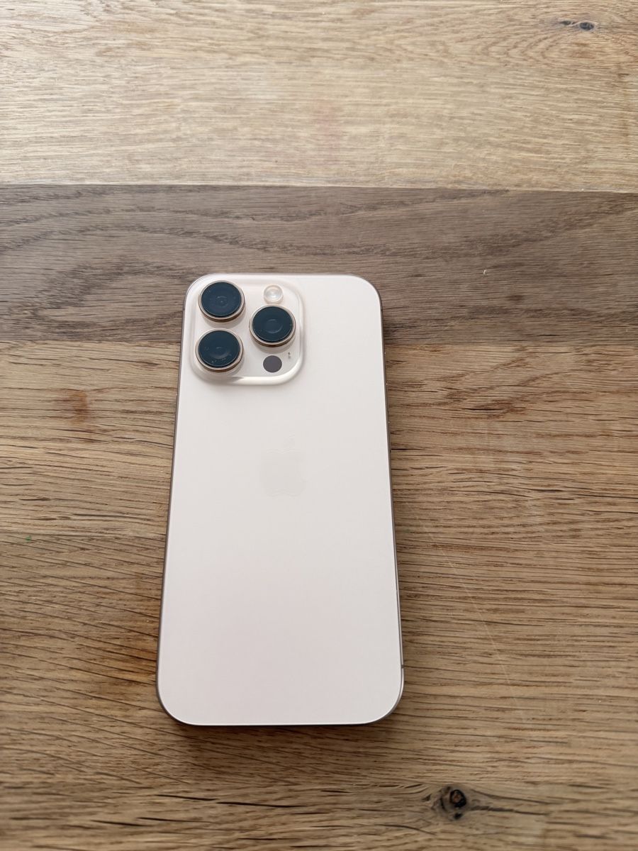 Apple Handys / Smartphones: Iphone 16 pro – Gebraucht aus Olten von Gilgrossenbacher