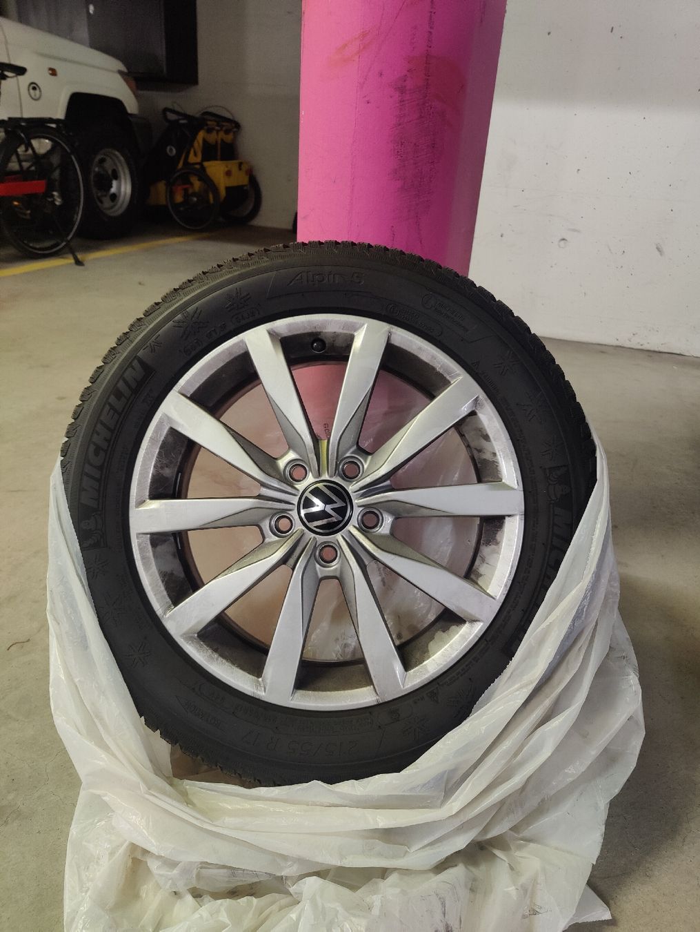 Pneus & Kompletträder: VW Winter-Kompletträder Dijon 17" – Gebraucht aus Zürich von Jimmygimmick