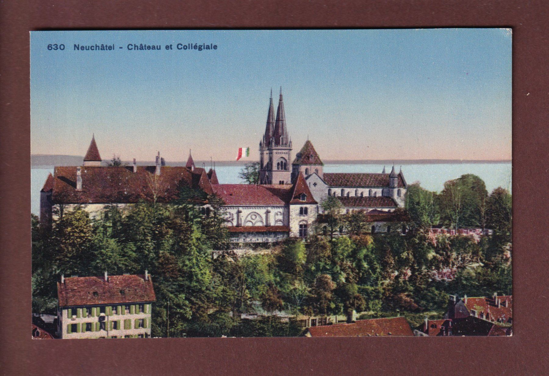 Cartoline postali: NEUCHÂTEL - Château et Collégiale – Usato da Pully venduto da nicecards