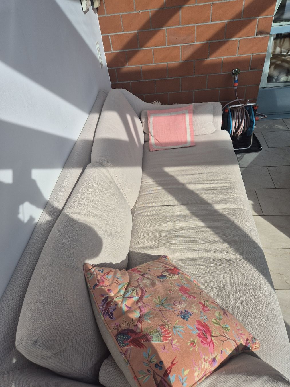 Ikea Divani: Hyltarp 3er Sofa (Ikea) – Usato da Maur venduto da freghe 1