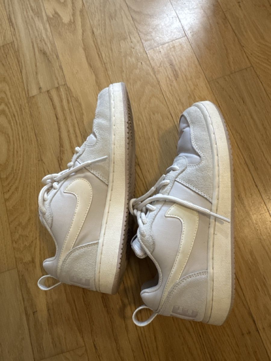 Nike Scarpe da donna: Nike Sneaker, Grösse 38, beige – Usato da Thun venduto da Vans_98 2
