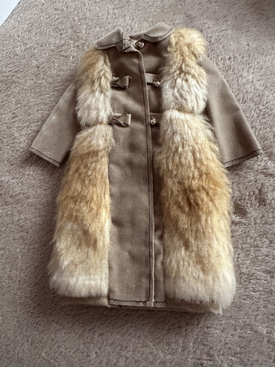 Bambole: Barbie Suede Fur 1972 – Usato da Herbriggen venduto da Sehrazade