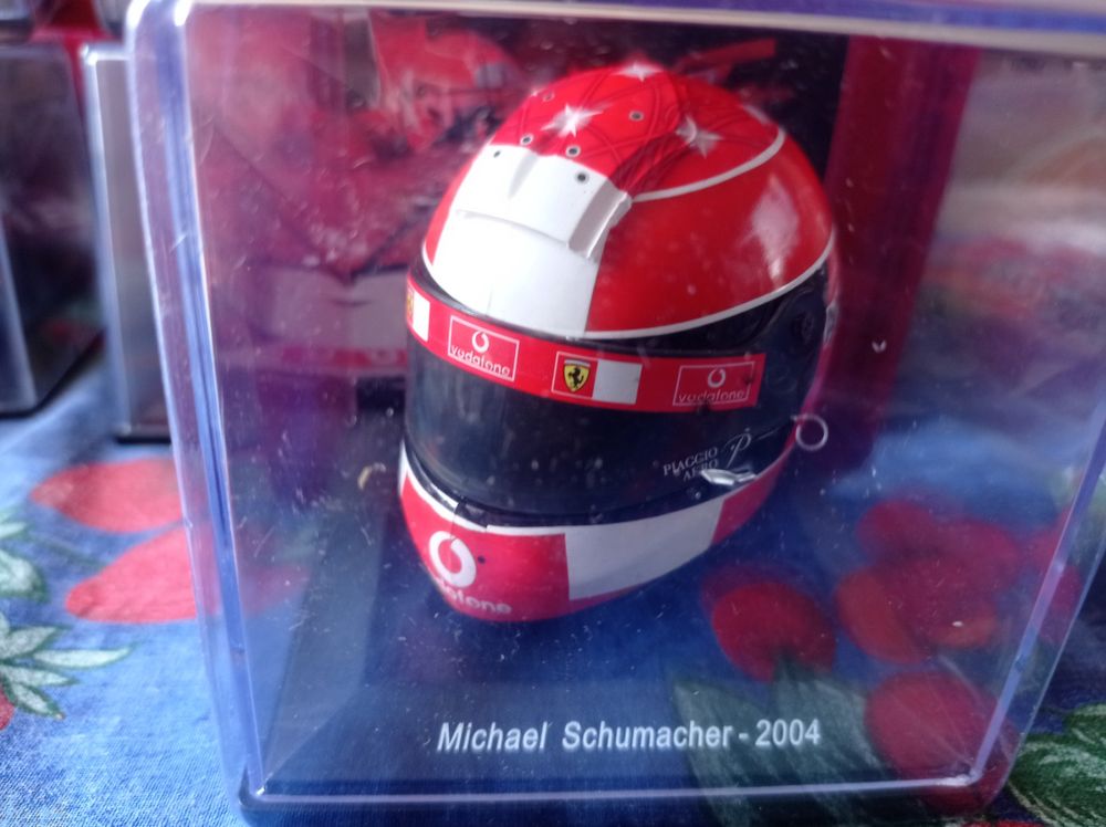 helmet-casco-ferrari-1-5-schumacher-2004-spark-atlas-helm-kaufen-auf