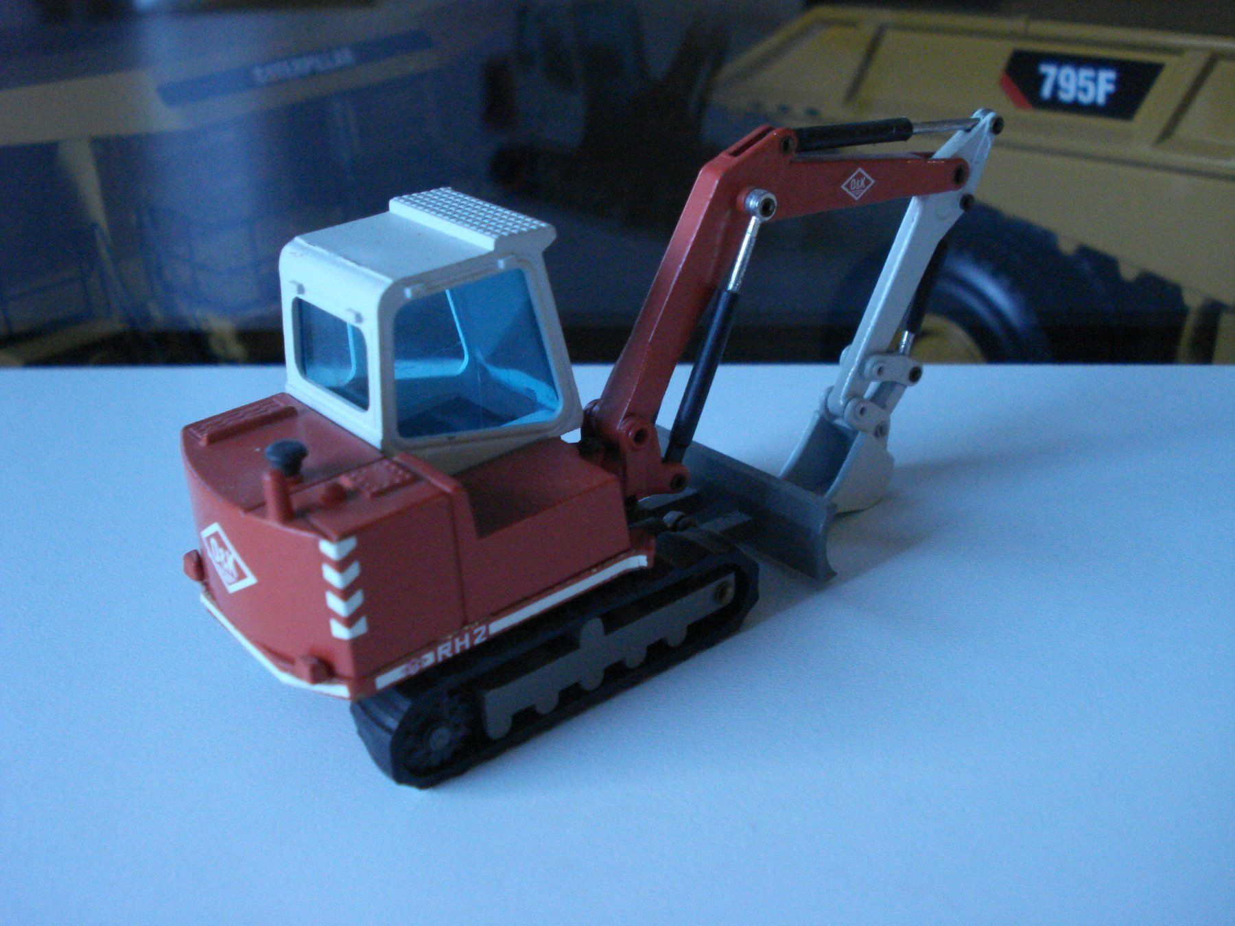 Kits de montage: O&KM RH 2 Raupenbagger – Neuf (Voir description) à Mitlödi par worker04 2