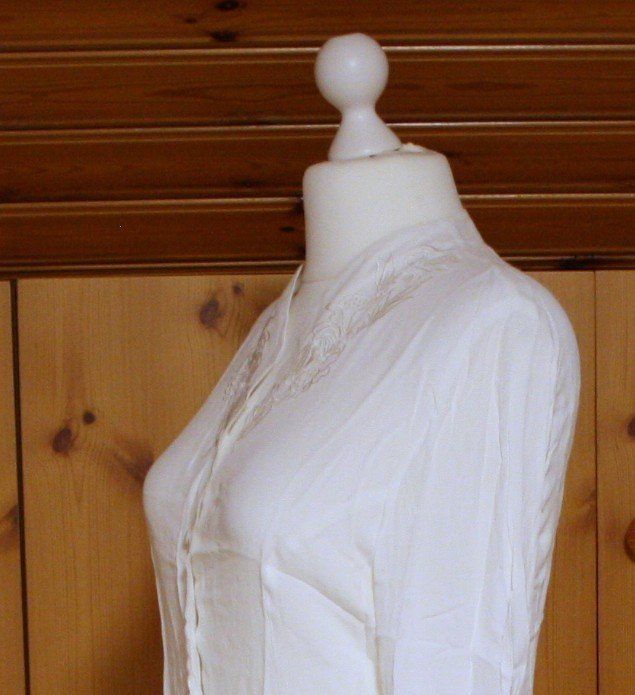 Camicette: Bluse weiss Gr. M – Usato da Flüelen venduto da Diversicum-Vintage 4