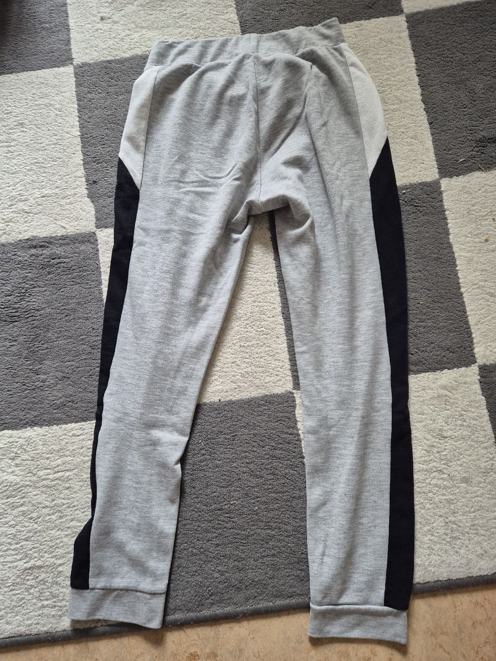 C&A Pantaloni: Jogginghose grau – Usato da Aesch BL venduto da sar_j59l 3
