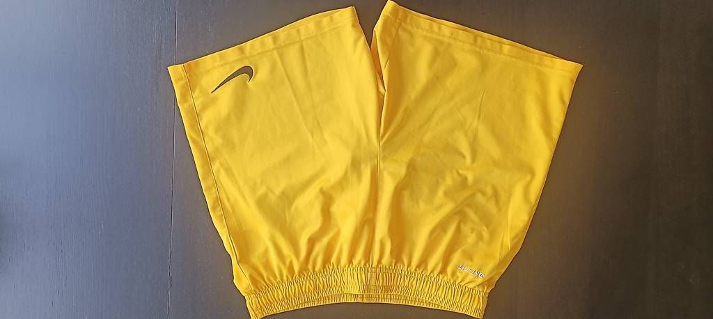 Nike Pantaloni: Nike Sporthose Gr. S – Usato da Würenlos venduto da Daveness