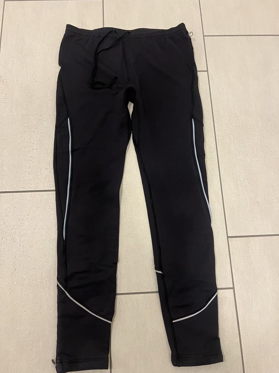 Leggings: Fitness Leggines – Usato da Bülach venduto da Cucculi