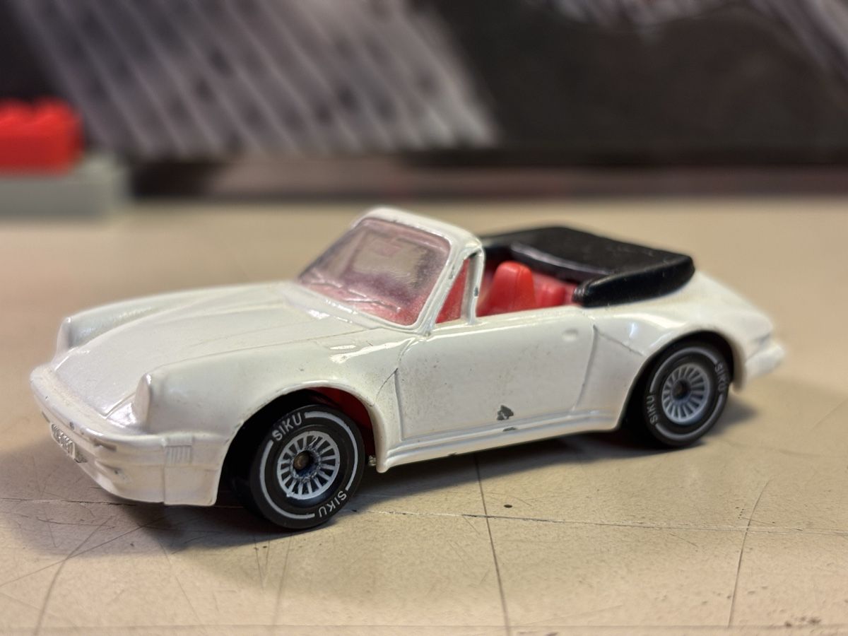 Siku Modellini d'auto: Siku Porsche 911 Cabrio – Usato da Möriken AG venduto da Classics16