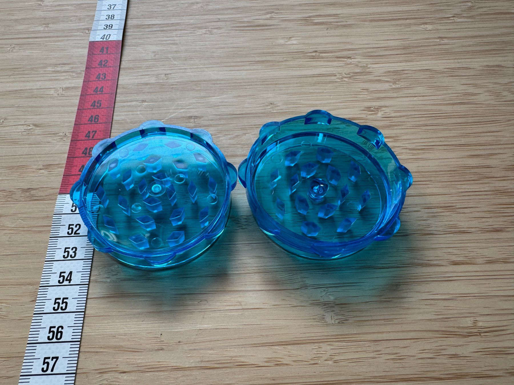 Tabacchi: blauer Grinder, Mühle, blue, transparent – Nuovo e nell'imballaggio originale da Winterthur venduto da YaV 3