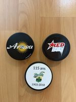 Pucks 