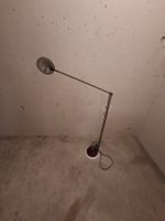 Schlanke Stehlampe für gemütliche Stunden im Herbst!