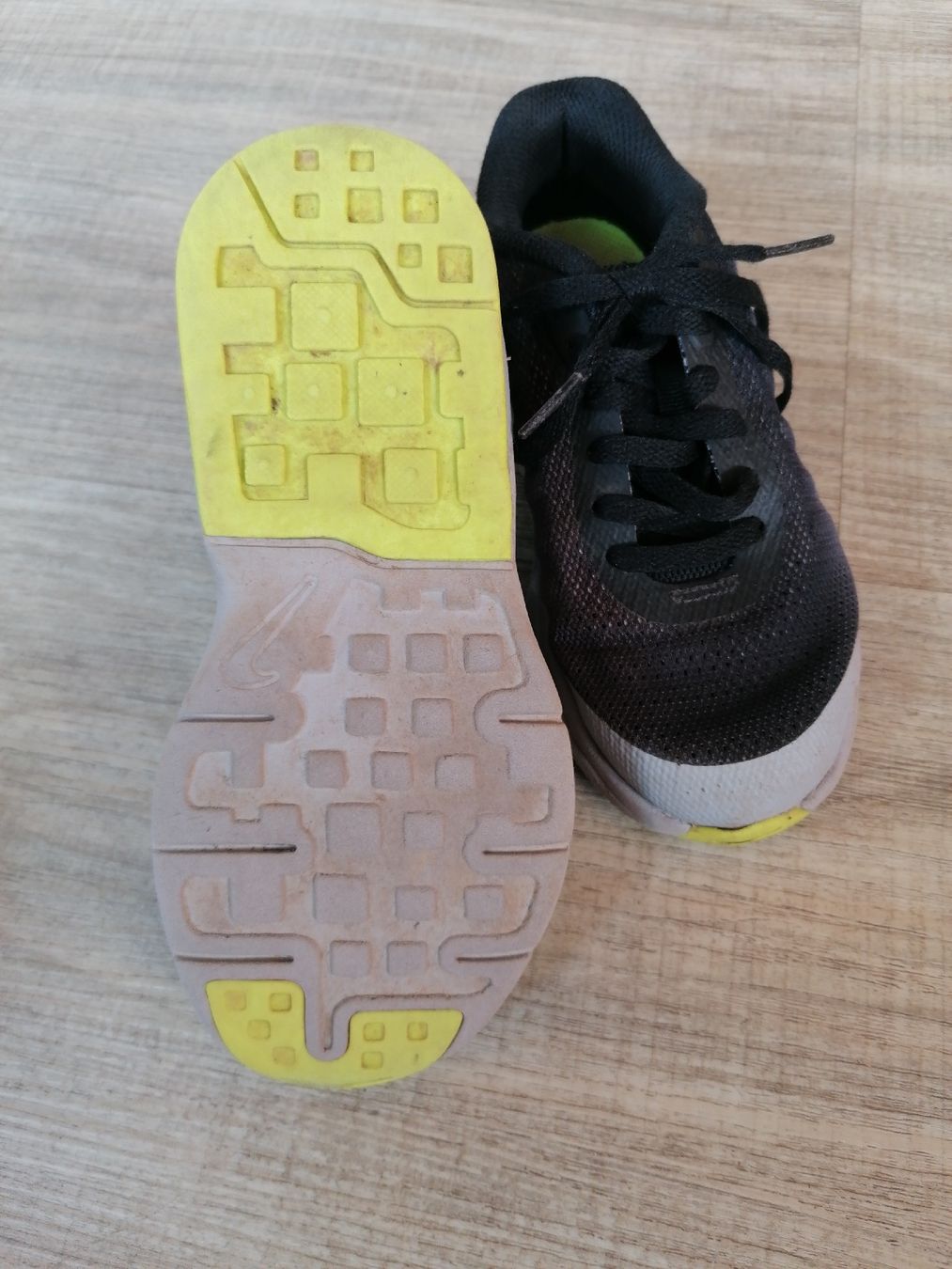 Nike Scarpe per ragazzi: Nike Schuhe gr 28 – Usato da Huttwil venduto da happy-82 3
