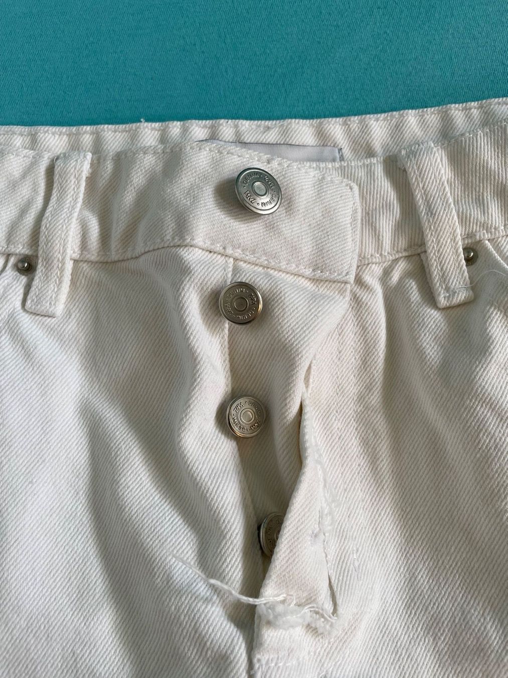Zara Röcke: Zara Jeansrock weiss – Gebraucht aus Basel von Robyn20 2