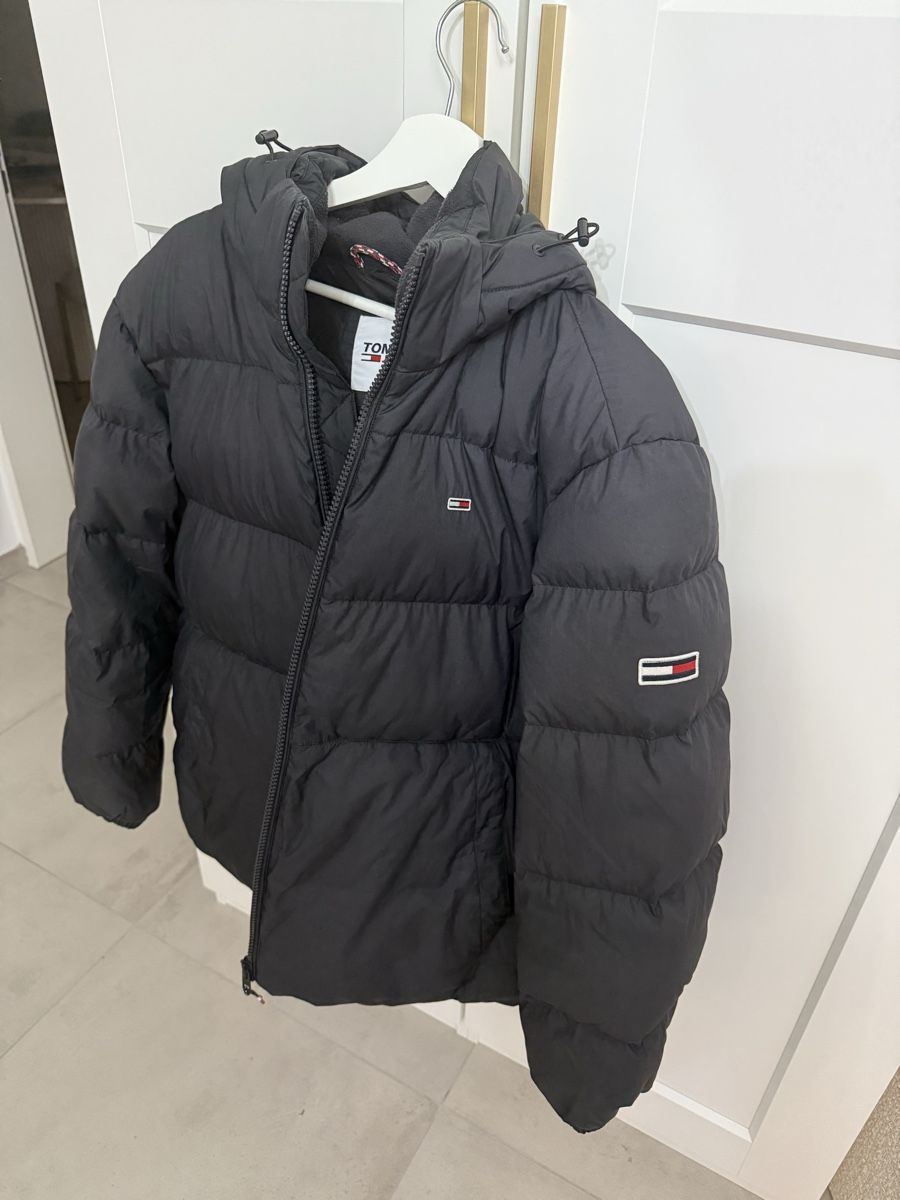 Tommy Hilfiger Jacken: Tommy Hilfiger Jacke – Gebraucht aus Binningen von bertidymz 1