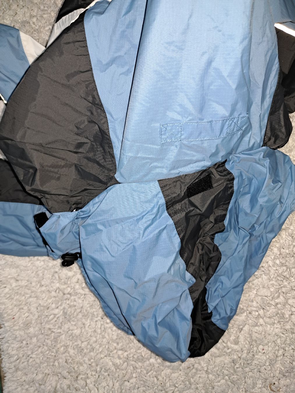 Giacche: Everest Jacke XL, 2 Stk.integrierte Tasche – Usato da Kölliken venduto da Upcycling-by-Mc-TAM 2