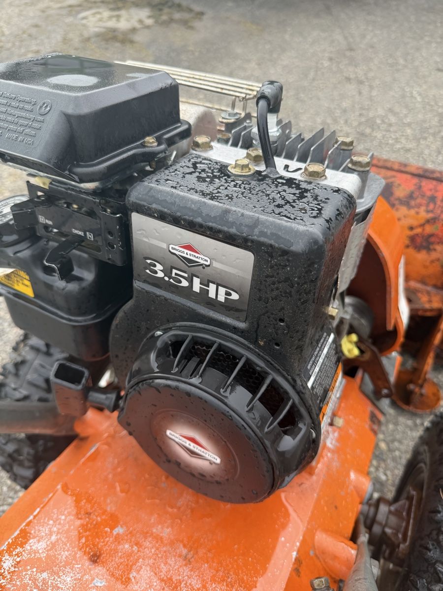 Schneeräumung: Schneerplug Universal mit Briggs Stratton 3.5 PS Motor – Defekt aus Malters von BachBrun 7