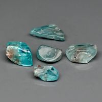 Vrai Lot. von 5.89ct Natur Apatiten 5 Stk. Edelsteine Roh