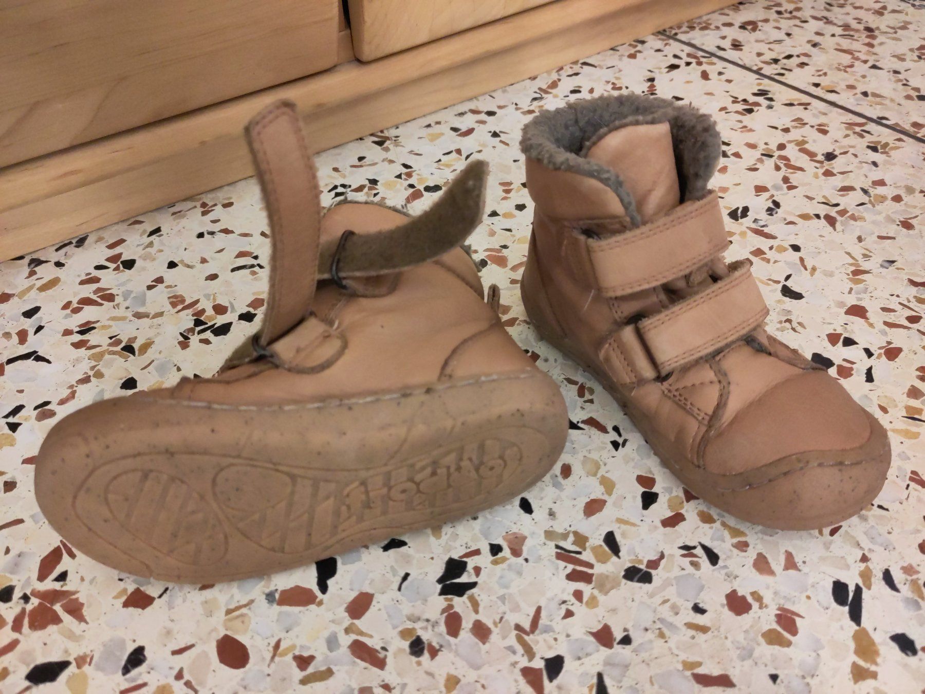 Scarpe per ragazzi: 5 Paar Kinderschuhe Grösse 24 – Usato da Biel/Bienne venduto da Creager 4