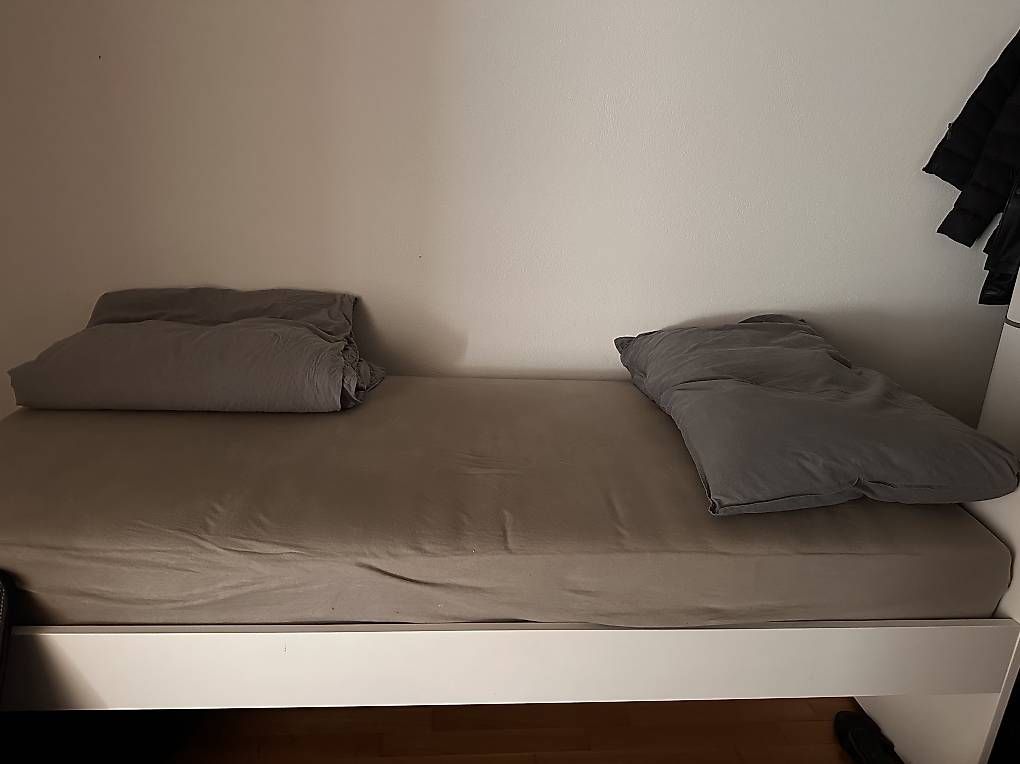 Letti: Einzelbett – Usato da Stadel venduto da ric_q9t6