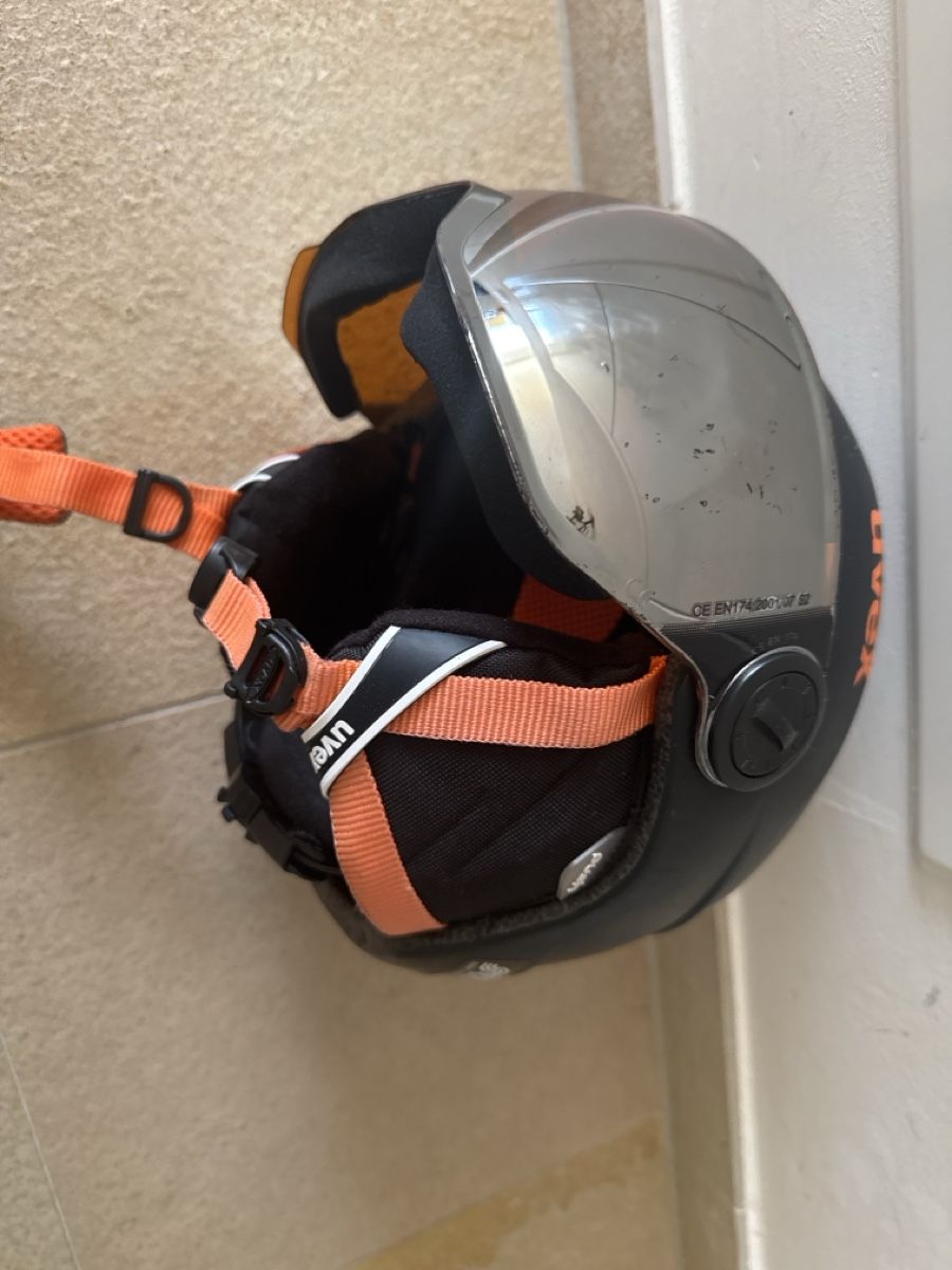 Uvex Caschi: Uvex Skihelm mit Visier – Usato da Zumikon venduto da 19monica75 1