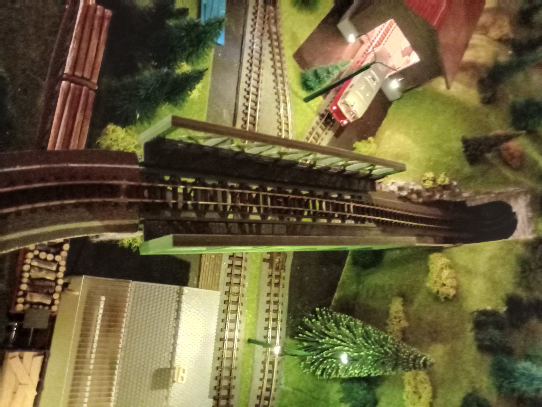 Roco Modelleisenbahnen: H0e Modellbahnanlage – Gebraucht aus Winterthur von  5