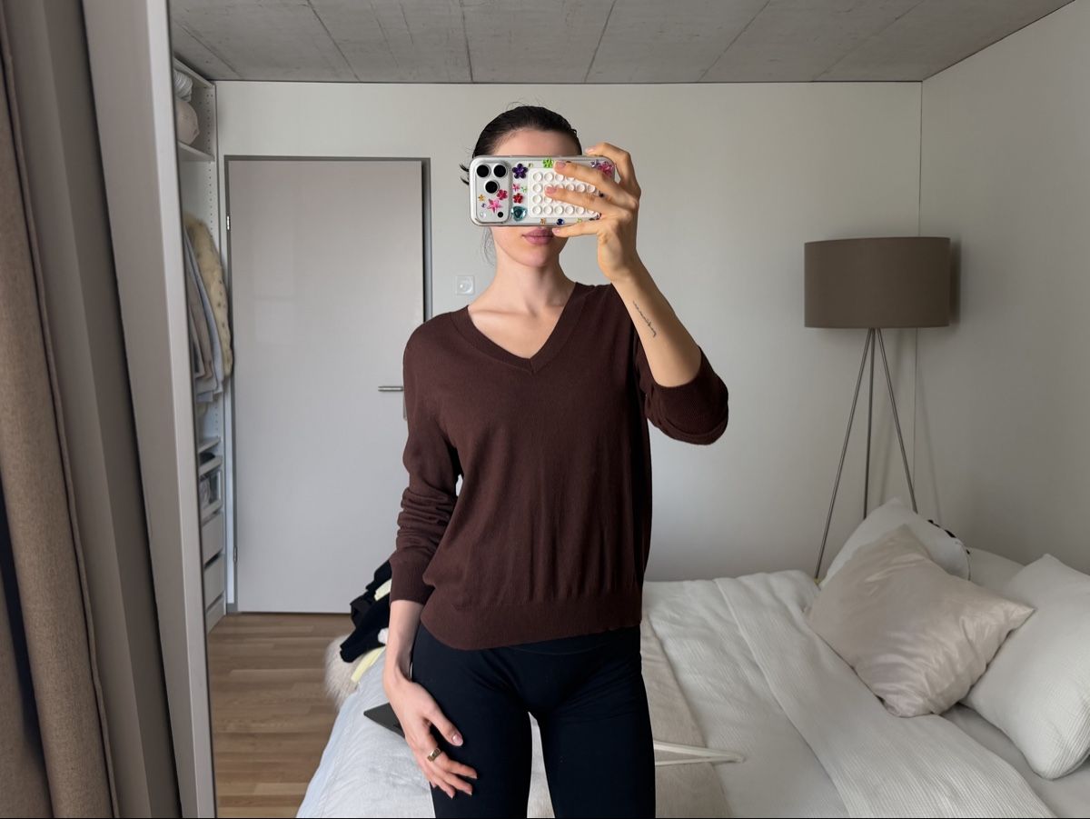 Mango Pullover & Sweatshirts: V-Neck Pullover – Gebraucht aus Kloten von preloved9