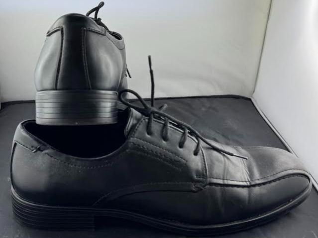 Chaussures hommes: Memphis One Businessschuh Grösse 42 – D'occasion à Brügg BE par POU-BELLE 5